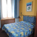 Hotel De Provence 2*