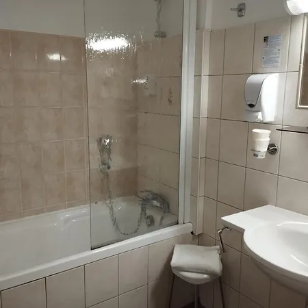 Hotel De Provence 2*