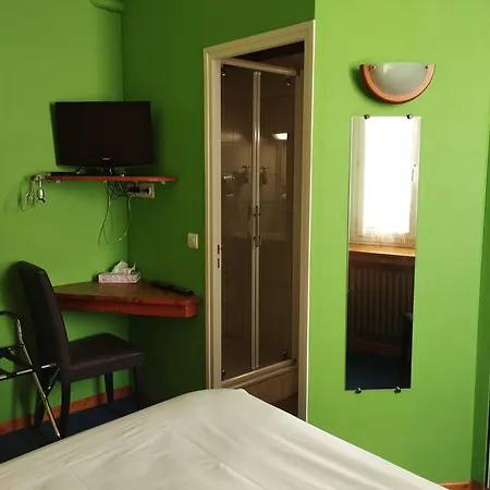 Hotel De Provence 2*