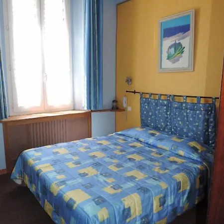 Hotel De Provence 2*