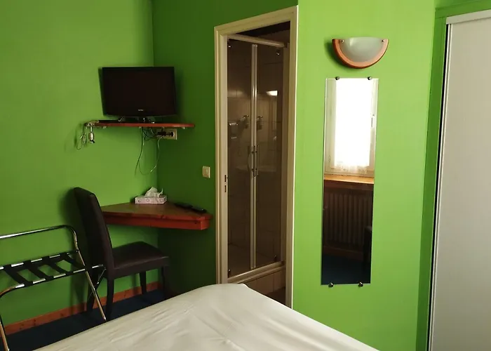 Hotel De Provence 2*