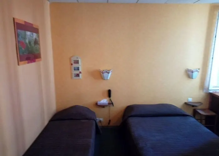 Hotel De Provence 2*